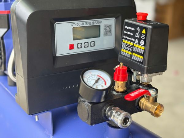 Máy nén khí không dầu Puma 100 lít 3HP