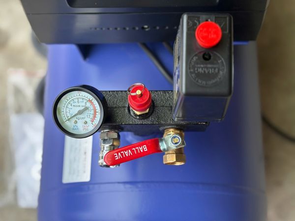 Máy nén khí không dầu Puma 100 lít 3HP