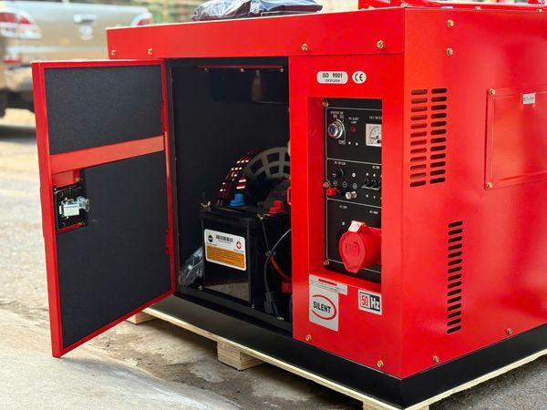Máy Phát Điện Chạy Dầu 3 Pha 8.6kW Marusaki SDG12000TE