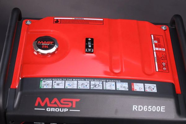 Máy phát điện chạy xăng 5kW Mast RD6500E