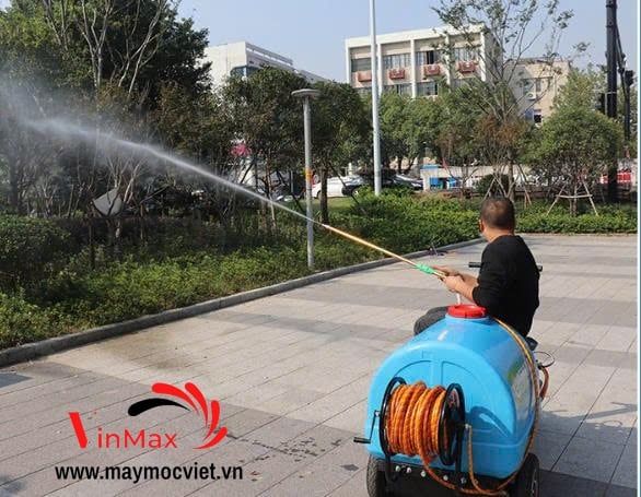 Máy Phun Thuốc Di Động Dùng Pin 300 Lít Turbo TBP132