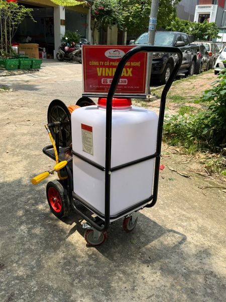 Máy Phun Tưới Di Động Dùng Ắc Quy Turbo TB60