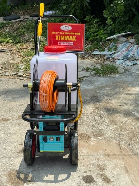 Máy Phun Tưới Di Động Dùng Ắc Quy Turbo TB60