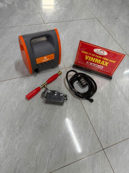 Máy phun thuốc mini dùng acquy 12V Reload XT12