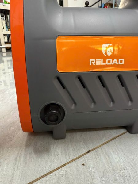 Máy phun thuốc mini dùng acquy 12V Reload XT12