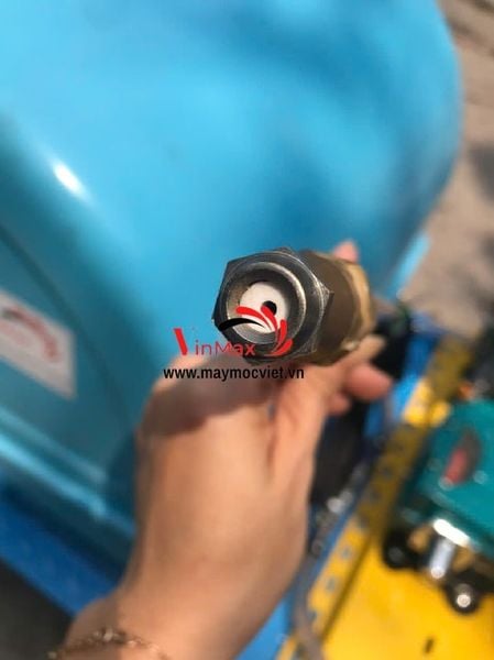 Máy Phun Thuốc Công Nghiệp Dùng Pin Turbo TB300