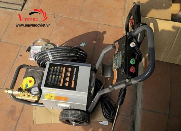 Máy Rửa Xe Cao Áp Luba 2.2kW 1300 PSI