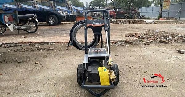 Máy Rửa Xe Cao Áp Luba 2.2kW 1300 PSI