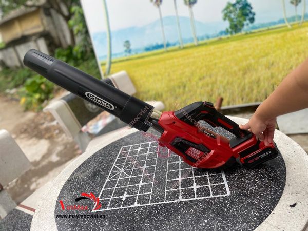 Máy Thổi Lá, Thổi Bụi Dùng Pin Oshima TLP21V- 660M3/H-D1 Đã Có Pin Và Sạc