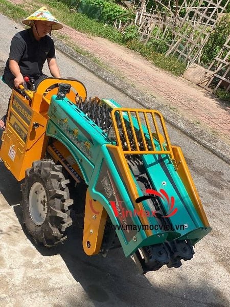 Máy Thu Hoạch Ngô Ngồi Lái Chạy Dầu Shoshin 25HP SSN25