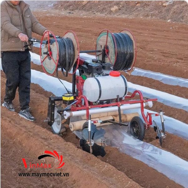 Máy Trải Dây Tưới Kèm Trải Bạt Phủ Chống Cỏ Turbo TBB170