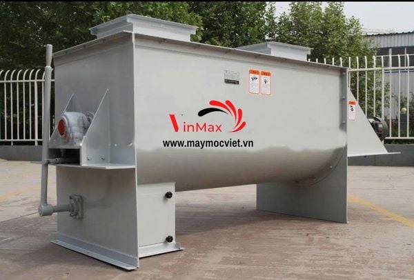 Máy Trộn Thức Ăn Chăn Nuôi Nằm Ngang Turbo TMT3000