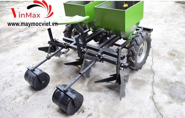 Máy Trồng Khoai Tây 2 Hàng Kết Hợp Bón Phân ShoShin SST2533
