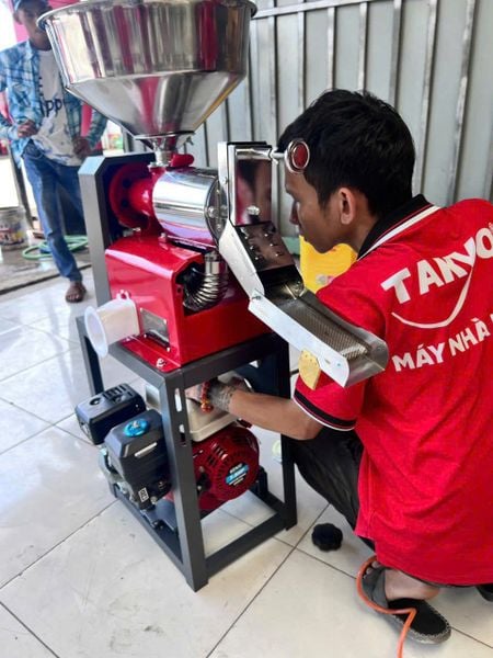 Máy xay xát gạo gia đình Takyo TK190 phễu inox
