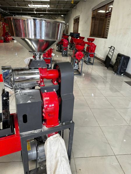 Máy xát gạo trắng mini Takyo TK195 phễu inox