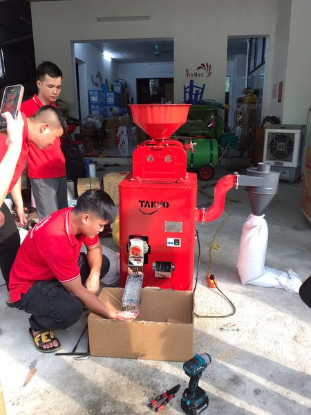 Máy xát gạo lứt, gạo trắng tách trấu, cám Takyo TK250