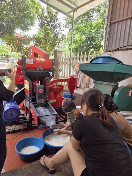 Máy xay xát gạo 3 pha kèm gầu tải Takyo TK1100 – Động cơ 15kW