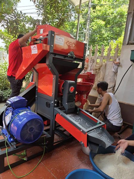 Máy xay xát gạo 3 pha kèm gầu tải Takyo TK1100 – Động cơ 15kW