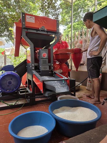 Máy xay xát gạo 3 pha kèm gầu tải Takyo TK1100 – Động cơ 15kW