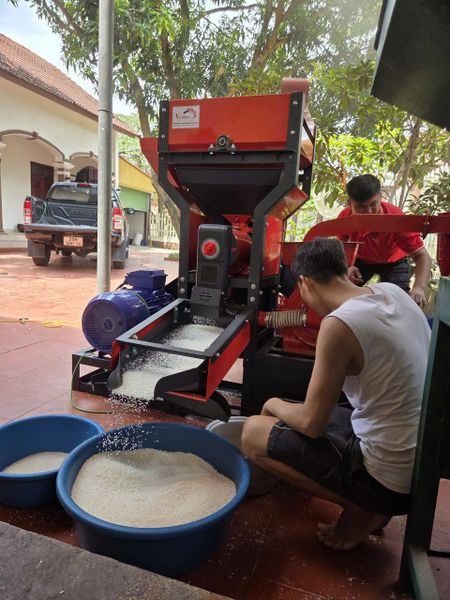 Máy xay xát gạo 3 pha kèm gầu tải Takyo TK1100 – Động cơ 15kW