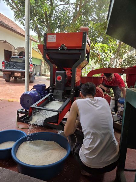 Máy xay xát gạo 3 pha kèm gầu tải Takyo TK1100 – Động cơ 15kW