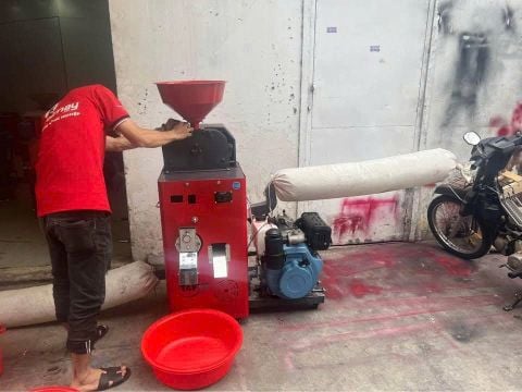 Máy xát gạo lứt, gạo trắng động cơ dầu 10HP Takyo TK250-D