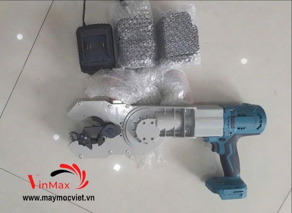 Máy siết vặn Coupler nối sắt thép D32 chạy pin