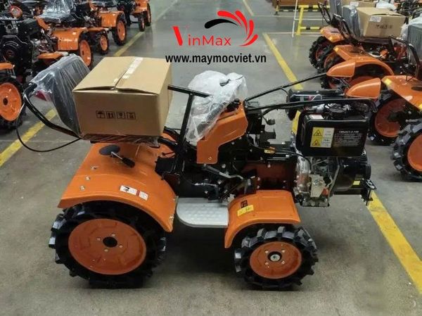 Máy cày ngồi lái 4 bánh chạy dầu Turbo TBD195