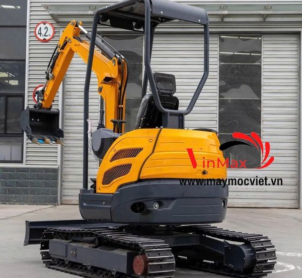 Máy Xúc Mini 25HP Shoshin HT25