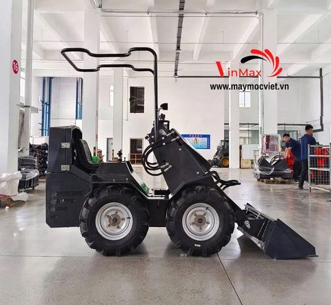 Máy Xúc Lật Mini Ngồi Lái Đa Năng Shoshin S135