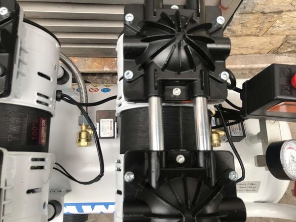 Máy nén khí không dầu Puma 50L – 1200W