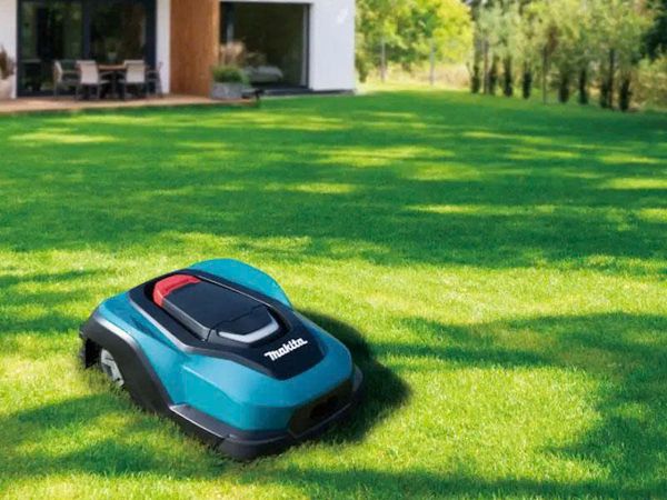 Máy Cắt Cỏ Robot Dùng Pin Makita RM350D