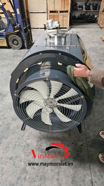 Máy Phun Thuốc Điều Khiển Từ Xa Bánh Xích PTB400