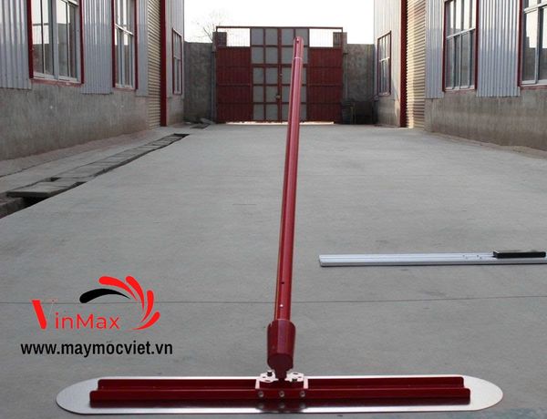 Thước gạt bê tông