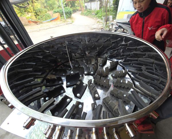 Máy Vặt Lông Dê Lồng 120cm Núm Lốp Ô Tô 3 Pha Có Cửa Xả VMD120-3