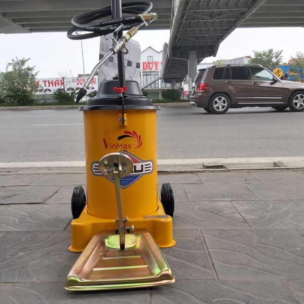 Máy Bơm Mỡ Bằng Chân FWG12