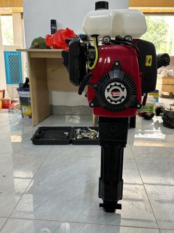 Máy bứng gốc cây, máy đục betong 4 thì Turbo TBC680