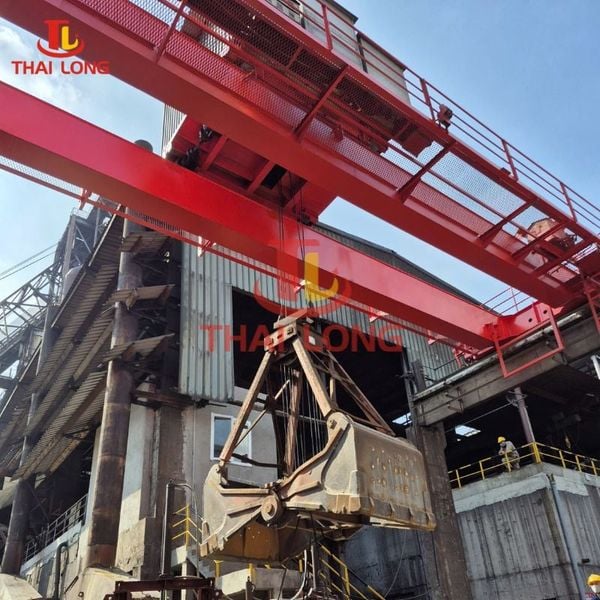 Gầu ngoặm cầu trục 10 tấn tại Hải Dương