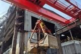  Gầu ngoặm cầu trục 10 tấn múc xỉ tại Hải Dương 