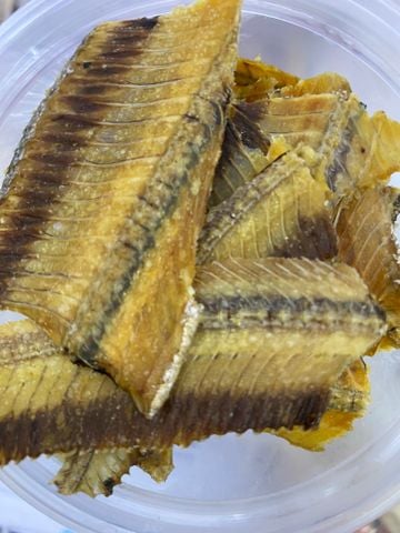 手作り太刀魚骨せんべい