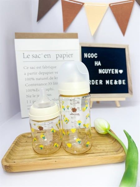 Bình sữa Bebegrow Green Finger họa tiết hoa diên vĩ 280ml