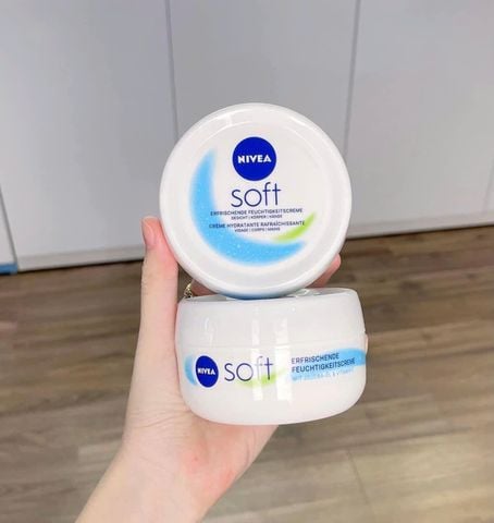 Kem dưỡng ẩm Nivea Soft hỗ trợ làm mềm da