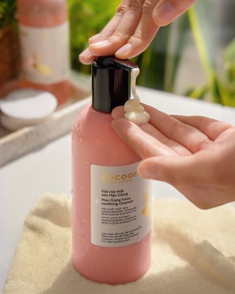 Sữa rửa mặt Sen Hậu Giang Cocoon