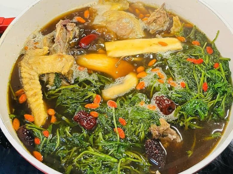  Cây ngải cứu 026 