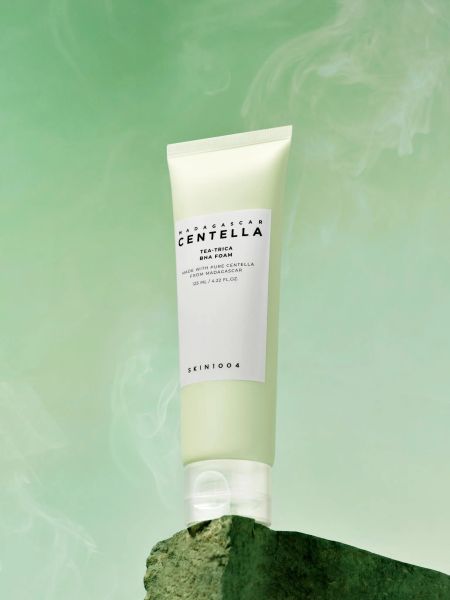 SỮA RỬA MẶT SKIN1004 MADAGASCAR CENTELLA TEE-TRICA BHA FOAM 125ML