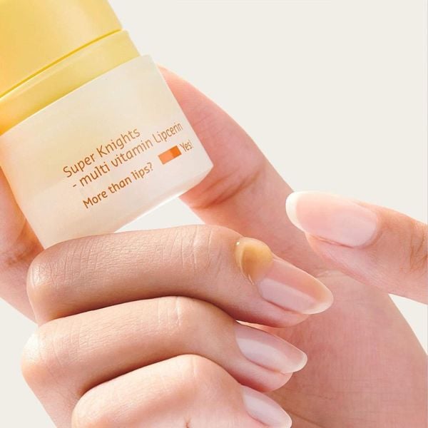 SON DƯỠNG MÔI BELIF SUPER KNIGHT - MULTI VITAMIN LIPCERIN 15ML