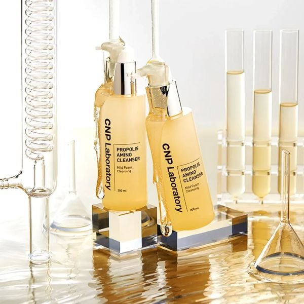 SỮA RỬA MẶT KEO ONG CẤP ẨM CNP PROPOLIS AMINO CLEANSER 200ML