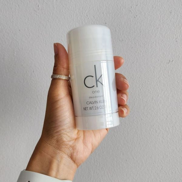 LĂN KHỬ MÙI NƯỚC HOA CALVIN KLEIN ONE TRẮNG 75ML