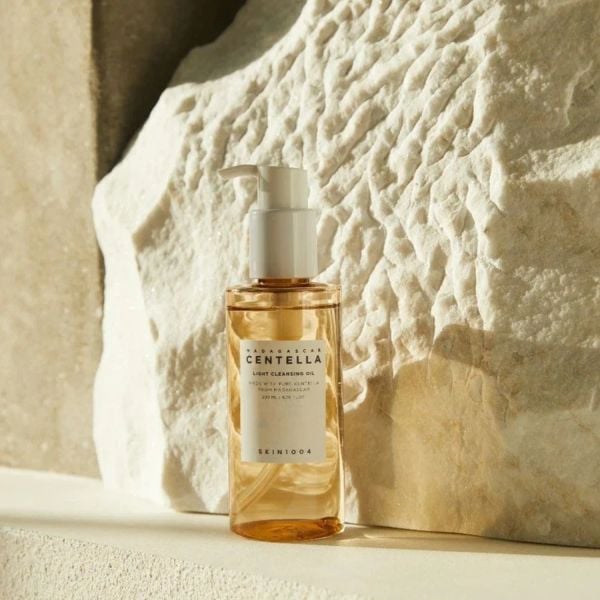 DẦU TẨY TRANG SKIN1004 MADAGASCAR CENTELLA LIGHT CLEANSING OIL 200ML