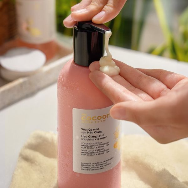 SỮA RỬA MẶT COCOON SEN HẬU GIANG 310ML